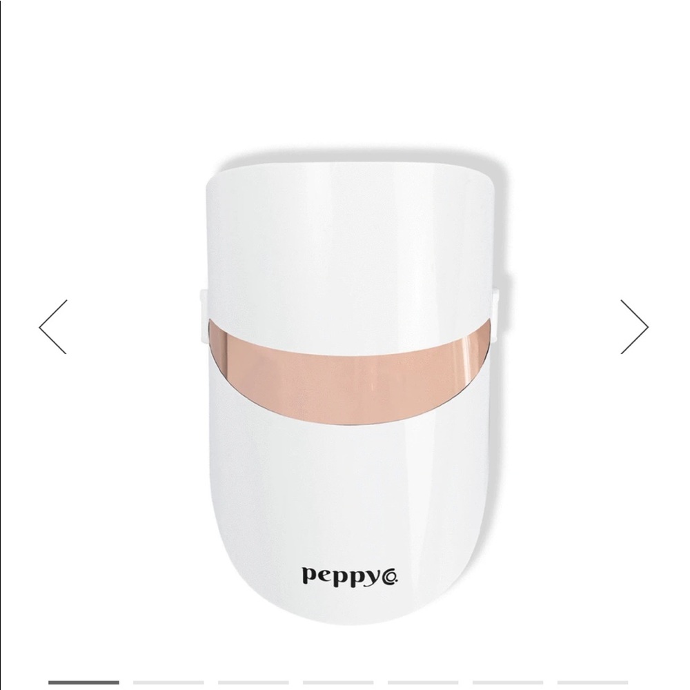 3 light Peppy Co. face mask.
